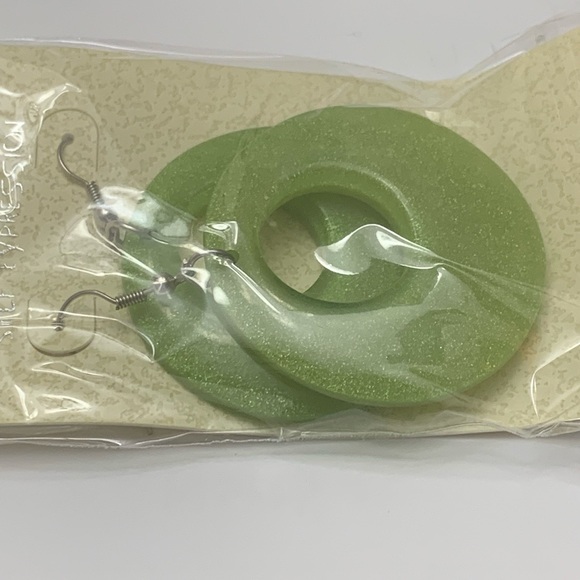 Earring - Picture 4 of 4